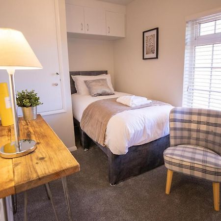 Saltbox Properties- Large!! 3 Bed, 3 Bath House, Parking, Fast Wifi, Town Centre Location! Sleeps 6 Ashby-de-la-Zouch Exteriér fotografie