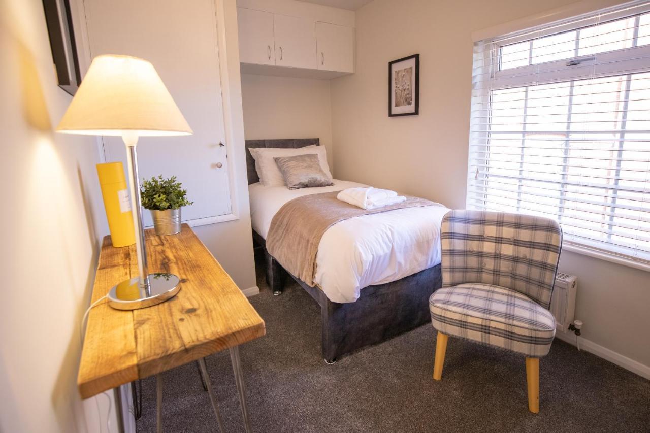 Saltbox Properties- Large!! 3 Bed, 3 Bath House, Parking, Fast Wifi, Town Centre Location! Sleeps 6 Ashby-de-la-Zouch Exteriér fotografie