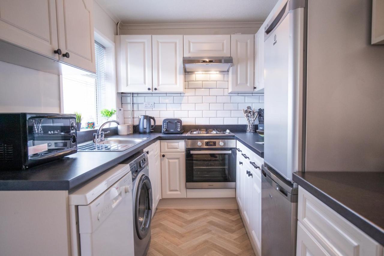 Saltbox Properties- Large!! 3 Bed, 3 Bath House, Parking, Fast Wifi, Town Centre Location! Sleeps 6 Ashby-de-la-Zouch Exteriér fotografie