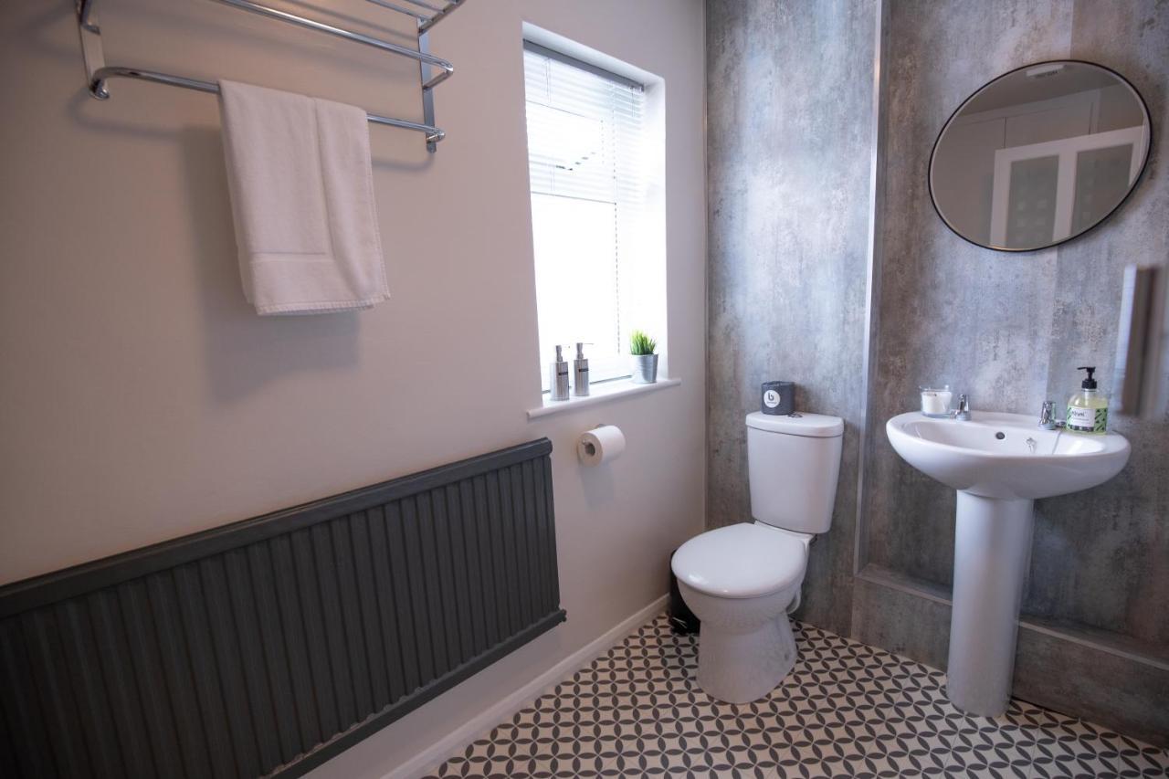 Saltbox Properties- Large!! 3 Bed, 3 Bath House, Parking, Fast Wifi, Town Centre Location! Sleeps 6 Ashby-de-la-Zouch Exteriér fotografie